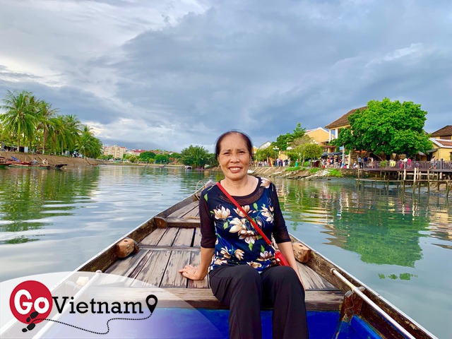 Đưa mẹ đi khắp thế gian: Chuyến du lịch đầu tiên trong đời của mẹ, khám phá Huế - Hội An và giấc mơ dần trọn vẹn  - Ảnh 3.