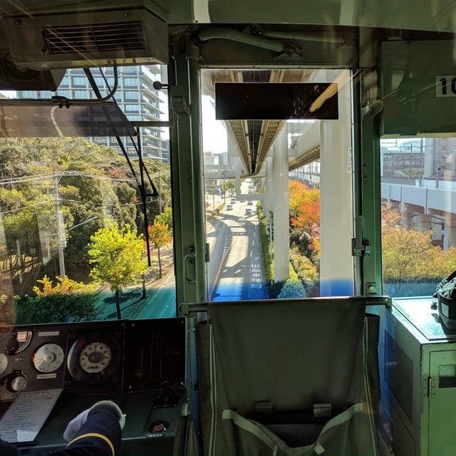 Không hổ danh “đất nước ngoài hành tinh” trong mắt du khách, Nhật Bản chính là nơi sở hữu đoàn tàu treo ngược dài nhất thế giới hiện nay - Ảnh 14.