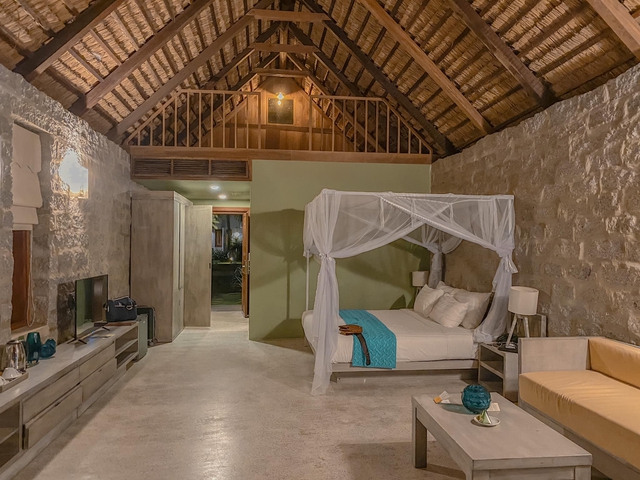 10h đặt vé máy bay, 14h đến Quy Nhơn, cô gái Hà Nội hoàn toàn bất ngờ vì chi phí rẻ, nước biển xanh ngắt, hải sản tươi rói, người dân vô cùng thân thiện - Ảnh 11. 10h đặt vé máy bay, 14h đến Quy Nhơn, cô gái Hà Nội hoàn toàn bất ngờ vì chi phí rẻ, nước biển xanh ngắt, hải sản tươi rói, người dân vô cùng thân thiện - Ảnh 11.