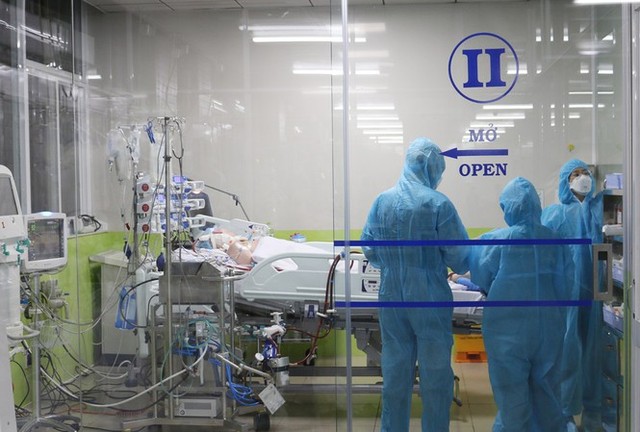 Nóng: Bệnh nhân nam phi công người Anh đang điều trị tại BV Chợ Rẫy đã ngừng sử dụng ECMO - Ảnh 1. Nóng: Bệnh nhân nam phi công người Anh đang điều trị tại BV Chợ Rẫy đã ngừng sử dụng ECMO - Ảnh 1.