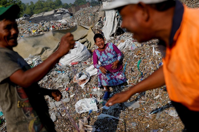 Đất nước vạn đảo đối mặt với thảm họa rác thải khủng khiếp nhất lịch sử - Ảnh 11.