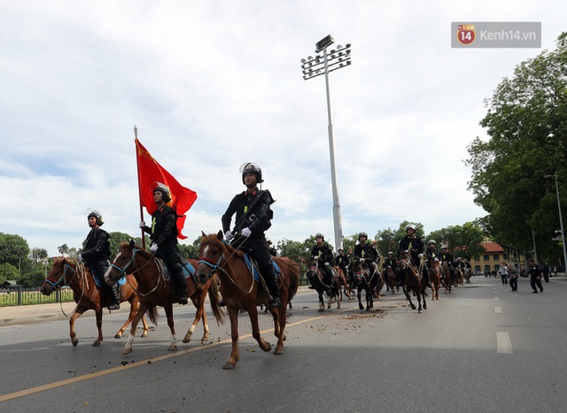 Chùm ảnh: Đội Kỵ binh Cảnh sát cơ động diễu hành trên Quảng trường Ba Đình - Ảnh 14.