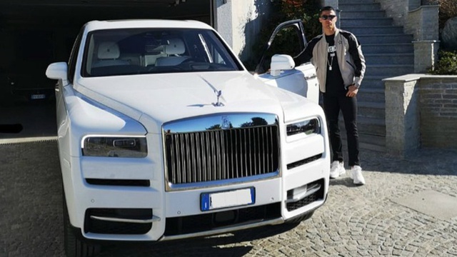Là cầu thủ đầu tiên có 1 tỷ USD, Cristiano Ronaldo kiếm và tiêu tiền ra sao? - Ảnh 4. Là cầu thủ đầu tiên có 1 tỷ USD, Cristiano Ronaldo kiếm và tiêu tiền ra sao? - Ảnh 4.