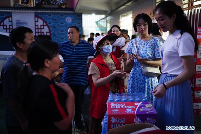 TQ: Cận cảnh cuộc sống của người dân ở nơi xảy ra vỡ đê trên sông Dương Tử - Ảnh 3. TQ: Cận cảnh cuộc sống của người dân ở nơi xảy ra vỡ đê trên sông Dương Tử - Ảnh 3.