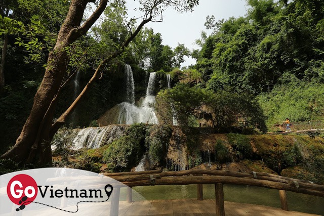 Có một Mộc Châu đời thường đến thế: Lên đồi hái chè, xuống suối bắt cá cùng người dân, ăn pa pỉnh tộp đặc sản, buổi tối nâng chén rượu mận trong tiết trời mát mẻ - Ảnh 2. Có một Mộc Châu đời thường đến thế: Lên đồi hái chè, xuống suối bắt cá cùng người dân, ăn pa pỉnh tộp đặc sản, buổi tối nâng chén rượu mận trong tiết trời mát mẻ - Ảnh 2.