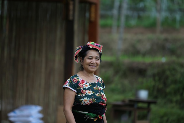 Có một Mộc Châu đời thường đến thế: Lên đồi hái chè, xuống suối bắt cá cùng người dân, ăn pa pỉnh tộp đặc sản, buổi tối nâng chén rượu mận trong tiết trời mát mẻ - Ảnh 16. Có một Mộc Châu đời thường đến thế: Lên đồi hái chè, xuống suối bắt cá cùng người dân, ăn pa pỉnh tộp đặc sản, buổi tối nâng chén rượu mận trong tiết trời mát mẻ - Ảnh 16.