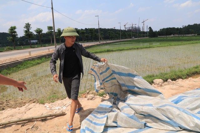 Người dân Nam Sơn dỡ lều bạt, xe chở rác bắt đầu hoạt động trở lại - Ảnh 2.