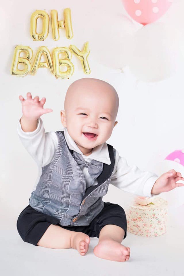 Em bé 14 tháng tuổi mang trong mình 2 loại ung thư: Chừng nào còn được nhìn thấy nụ cười của con, chúng tôi còn cố gắng - Ảnh 3.