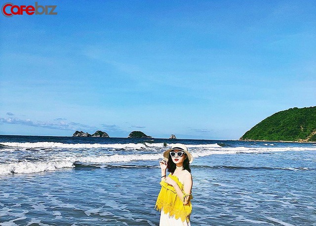 Đến Hạ Long, sống sâu như người bản xứ: Khám phá cung đường ven vịnh đẹp như mơ, la cà dốc chợ Loong Toong, thưởng thức ẩm thực sinh động bậc nhất... - Ảnh 1. Đến Hạ Long, sống sâu như người bản xứ: Khám phá cung đường ven vịnh đẹp như mơ, la cà dốc chợ Loong Toong, thưởng thức ẩm thực sinh động bậc nhất... - Ảnh 1.