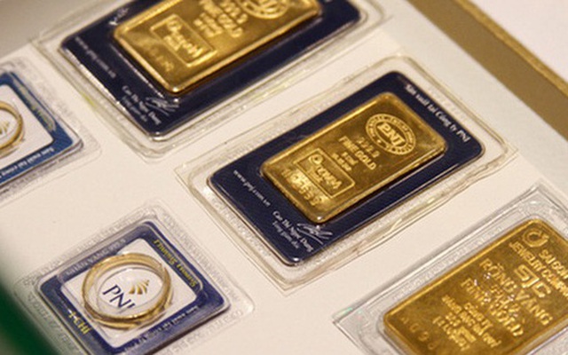 Giá vàng tăng gần 2 triệu đồng/lượng sau một đêm, vượt mốc 53 triệu đồng/lượng