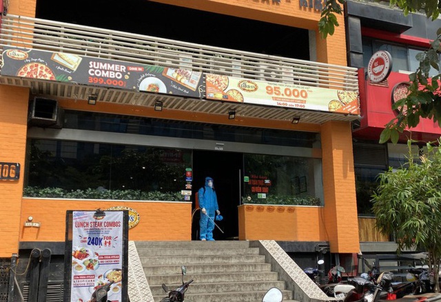  Lịch trình di chuyển dày đặc của đầu bếp tiệm Pizza ở Hà Nội mắc COVID-19, vừa công bố - Ảnh 1.
