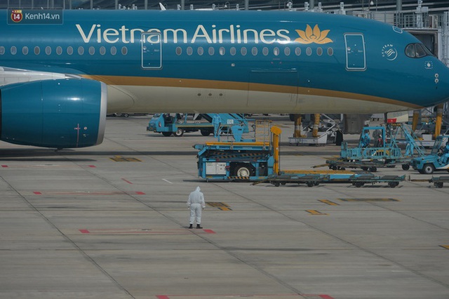 Chuyến bay đón 219 công dân Việt Nam từ Guinea Xích đạo đã về nước, điều động 250 y bác sĩ chăm sóc các bệnh nhân - Ảnh 3.