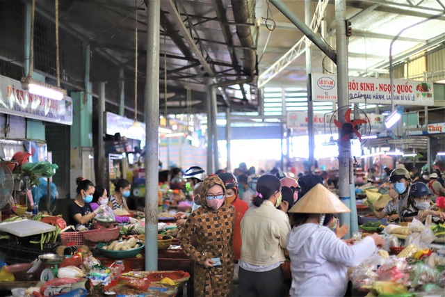 Chùm ảnh: Tất cả hàng quán ở Đà Nẵng chính thức đóng cửa, ngưng cả bán mang về từ 13 giờ chiều nay - Ảnh 11.