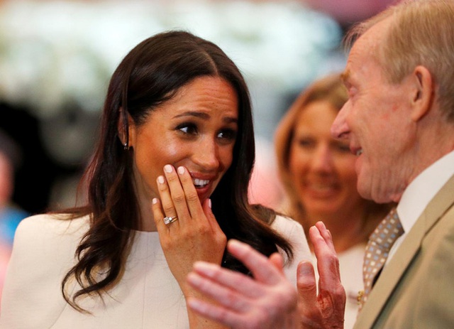 Sau khi bị yêu cầu rời khỏi hoàng gia Anh, Meghan Markle có động thái đầy thách thức, không kiêng nể một ai - Ảnh 3.