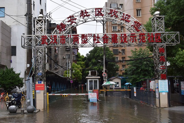 Loạt ảnh đáng sợ về cơn đại hồng thủy ở miền nam Trung Quốc gây ra bởi những cơn mưa dai dẳng kéo dài hơn 30 ngày - Ảnh 12.