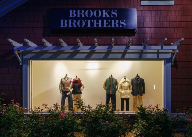 Tuổi đời hơn 2 thế kỷ, cung cấp trang phục cho 40 đời Tổng thống Mỹ, lý do nào khiến Brooks Brothers gục ngã? - Ảnh 1.