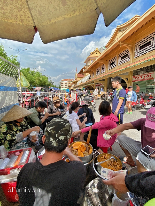 Hàng phá lấu 30 năm nổi tiếng đắt nhất Sài Gòn ở khu chợ Lớn nay đã vượt mốc hơn nửa triệu/kg, vẫn độc quyền mùi vị và khách tứ phương đều tìm tới ăn - Ảnh 12.