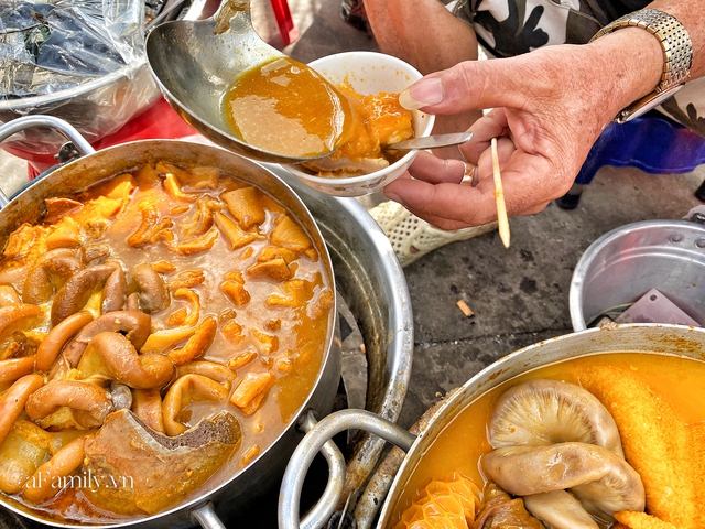 Hàng phá lấu 30 năm nổi tiếng đắt nhất Sài Gòn ở khu chợ Lớn nay đã vượt mốc hơn nửa triệu/kg, vẫn độc quyền mùi vị và khách tứ phương đều tìm tới ăn - Ảnh 4.