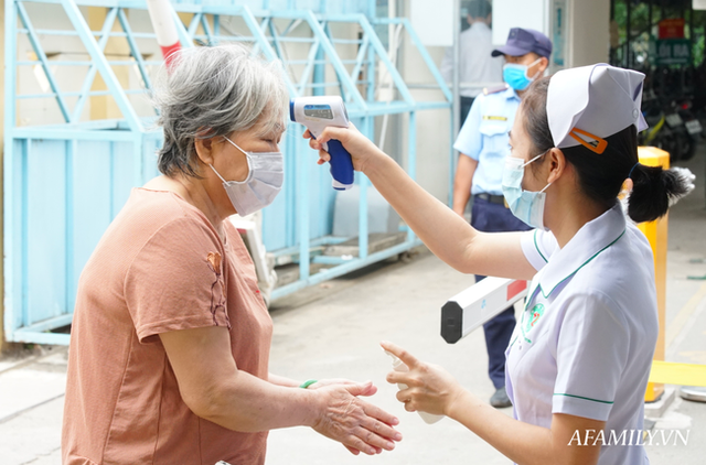 TP.HCM: Đề xuất áp dụng Chỉ thị 19, khuyến cáo người dân không ra khỏi nhà nếu không cần thiết - Ảnh 3.