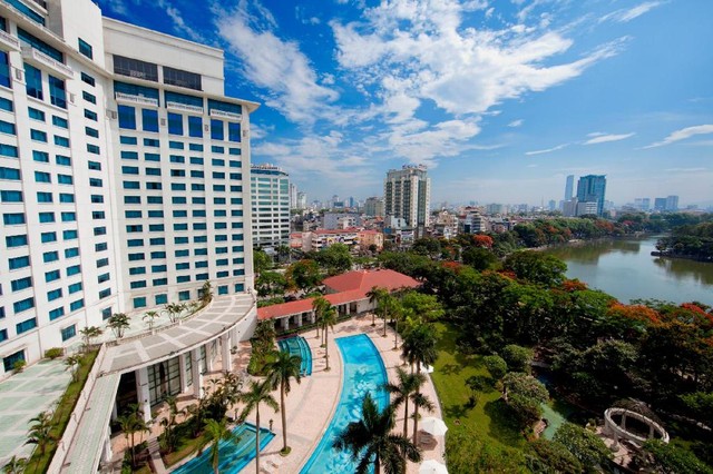 Mùa Covid-19 tranh thủ rủ gia đình “staycation” tại các khách sạn sang chảnh Hà Nội: Xếp hạng toàn 4,5 sao nhưng giá chỉ trên dưới 1 triệu đồng/đêm - Ảnh 11.