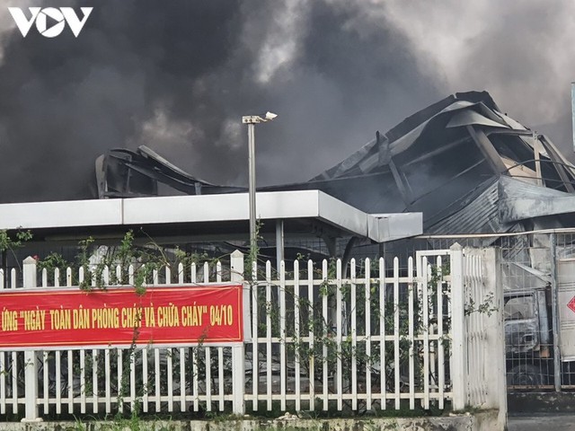  Ảnh: Hiện trường vụ cháy tại khu công nghiệp Yên Phong, Bắc Ninh  - Ảnh 9.