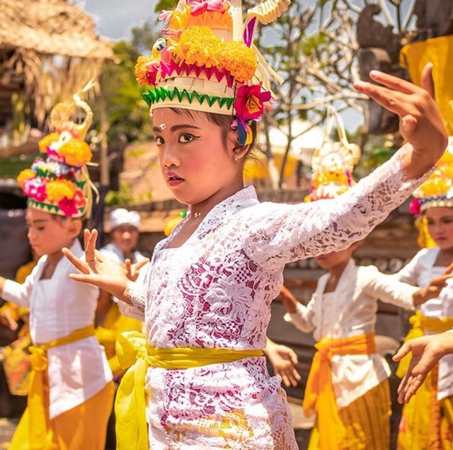  Cùng ngắm loạt hình ảnh đẹp nhất về đa dạng văn hóa, đại diện Việt Nam nổi bật với trâu đồng lúa nước quá đỗi thân thuộc - Ảnh 14.