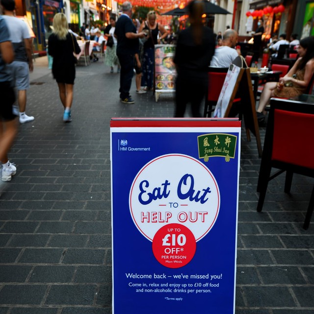 Chính phủ Anh trả 50% hóa đơn cho người dân đi ăn nhà hàng - Ảnh 2.