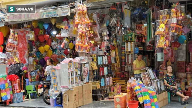 Cảnh tượng chưa từng thấy ở chợ cõi âm nổi tiếng Hà Nội - Ảnh 3.