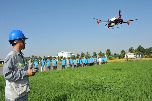 Tập đoàn Lộc Trời lãi 116 tỷ đồng 6 tháng đầu năm, muốn phát triển tổ bay drone 200 người để phun thuốc 20.000ha vụ Đông Xuân - Ảnh 3.