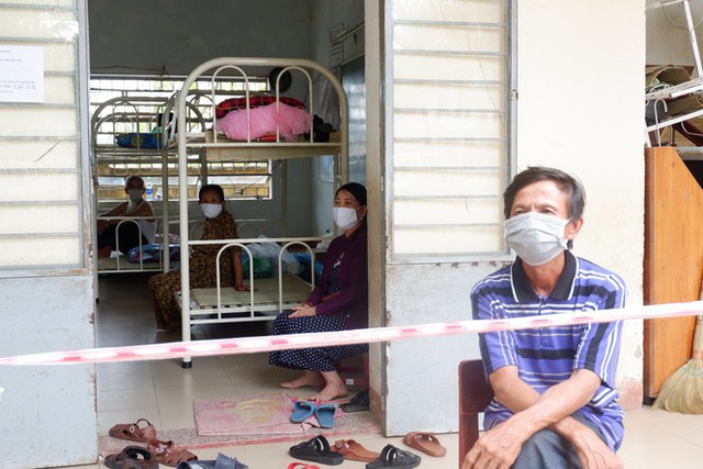 Bên trong Bệnh viện dã chiến Hòa Vang, điểm nóng nhất Đà Nẵng  - Ảnh 13.