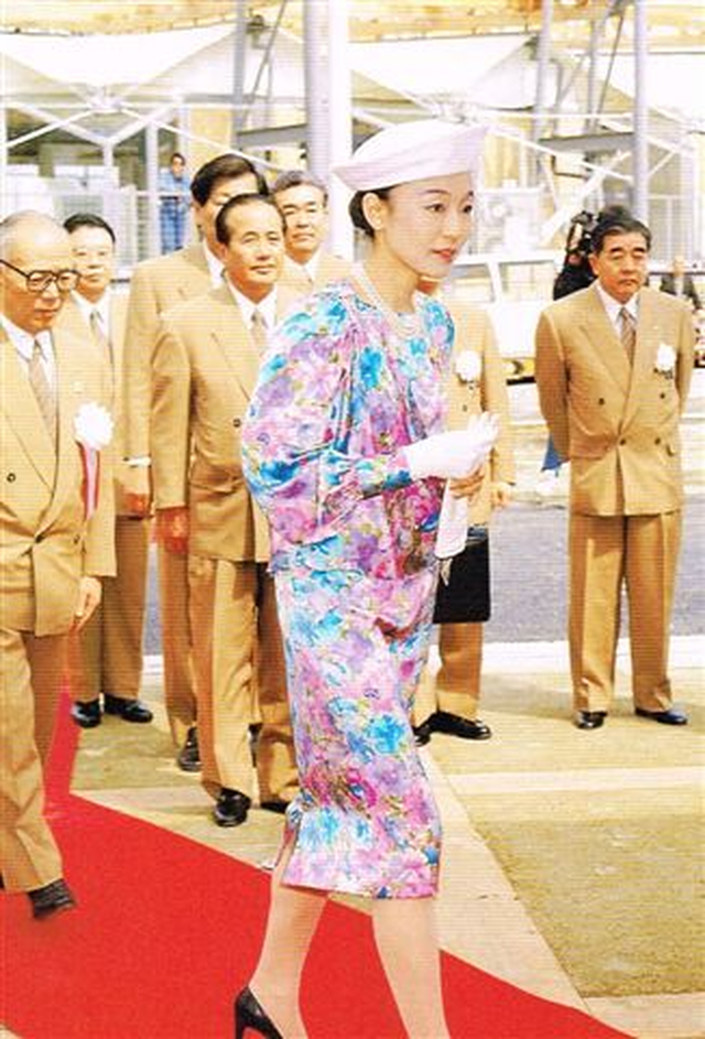 Nàng dâu đức hạnh của Hoàng gia Nhật: Xuất thân từ gia đình giàu có hiển hách, khi chồng qua đời vẫn một lòng phụng sự gia đình chồng - Ảnh 6.