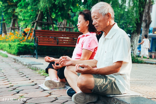 Thủ đô đang trong những ngày mát mẻ nhất năm, sau những cơn mưa là cả một bầu không khí dịu mát, trong lành - Ảnh 4.