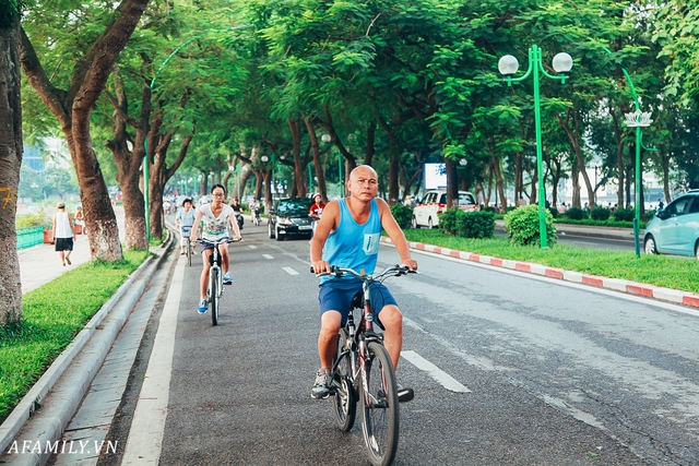 Thủ đô đang trong những ngày mát mẻ nhất năm, sau những cơn mưa là cả một bầu không khí dịu mát, trong lành - Ảnh 3.