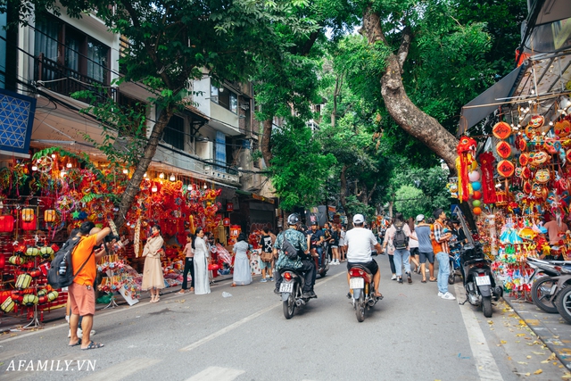 Thủ đô đang trong những ngày mát mẻ nhất năm, sau những cơn mưa là cả một bầu không khí dịu mát, trong lành - Ảnh 12.