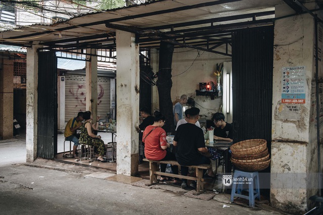 Hàng phở mậu dịch hiếm hoi còn sót lại ở Hà Nội: 7 rưỡi sáng đến mà suýt phải nhịn vì quán sắp bán hết - Ảnh 15.