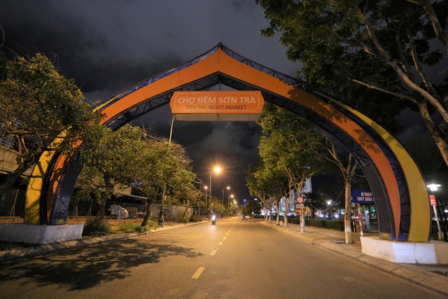 Phố xá, khu vui chơi ở Đà Nẵng nhộn nhịp trong đêm đầu tiên trở lại trạng thái bình thường mới - Ảnh 19.