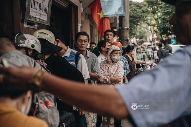 Có người phải cầu cứu bạn bè mua hộ bánh Trung thu Bảo Phương: sức hút từ đâu mà hot đến vậy? - Ảnh 15. Có người phải cầu cứu bạn bè mua hộ bánh Trung thu Bảo Phương: sức hút từ đâu mà hot đến vậy? - Ảnh 15.