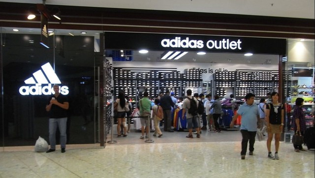 Factory Outlet - ván bài của ông Johnathan Hạnh Nguyễn và tầm nhìn khi mang 30 triệu USD về Việt Nam rót toàn vào hàng hiệu - Ảnh 2.