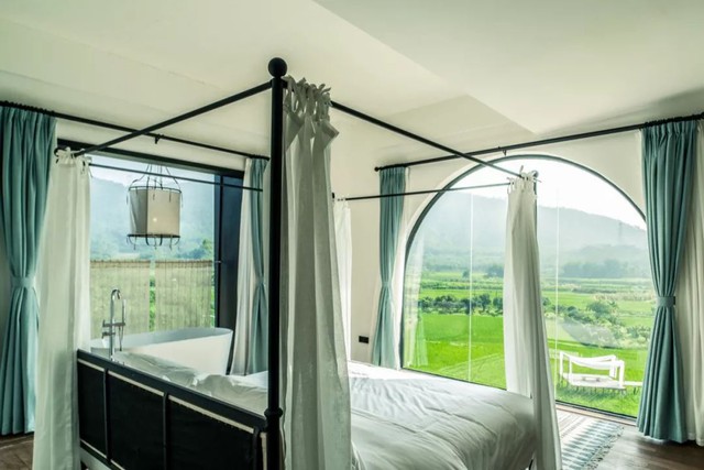 Y&ecirc;u du lịch, kinh tế tự chủ, 7 c&ocirc; bạn th&acirc;n rủ nhau x&acirc;y biệt thự ngoại &ocirc; rộng 700m2 để nghỉ dưỡng cuối tuần  - Ảnh 3.