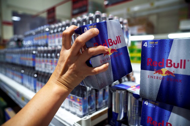 Trước khi bị người Thái tẩy chay, Red Bull trở thành thương hiệu nổi tiếng và tạo ra các tỷ phú như thế nào? - Ảnh 3.