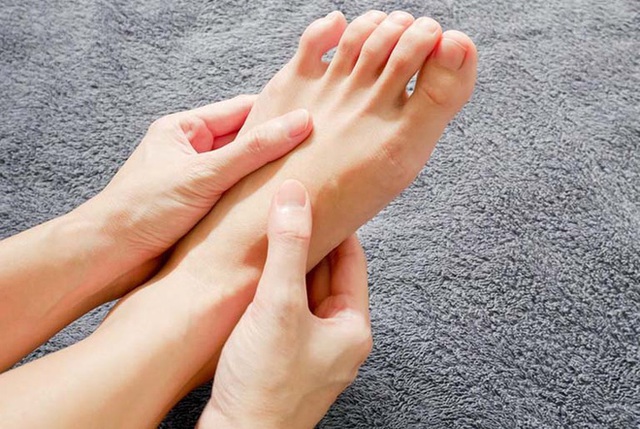  Nếu bỗng dưng thấy bàn chân có 5 sự thay đổi này, coi chừng cơ thể đang mắc trọng bệnh và cần được giải cứu - Ảnh 4.