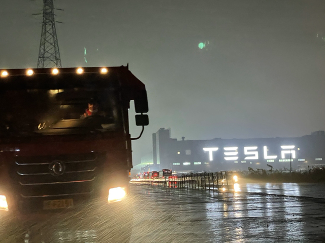 Sự hỗn loạn của Tesla Trung Quốc: Siêu nhà máy của máu và nước mắt - Ảnh 2.