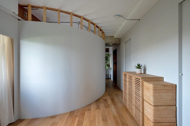 Căn hộ nhỏ chỉ vỏn vẹn 22m² với kiến trúc đặc biệt hình vòng cung tạo sự rộng rãi bất ngờ cho gia đình trẻ người Nhật - Ảnh 3.