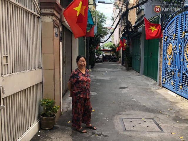 Chùm ảnh: Phố xá Sài Gòn vắng lặng và yên bình ngày đầu năm, nhiều phụ nữ diện áo dài tươi cười dạo phố - Ảnh 8.