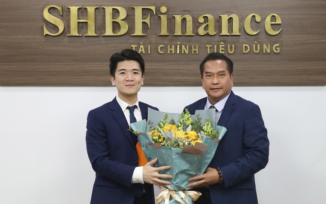 Ông Đỗ Quang Vinh (trái) làm Chủ tịch SHB Finance từ ngày 8/1.