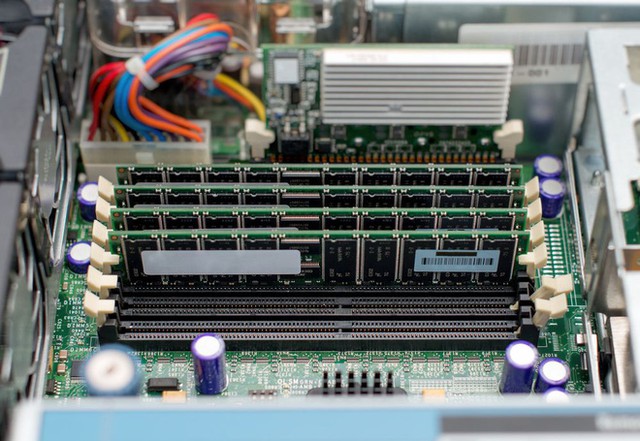 Cha đẻ Linux lại xỉ vả Intel, vì làm một linh kiện máy tính quan trọng gần như tuyệt chủng - Ảnh 1.