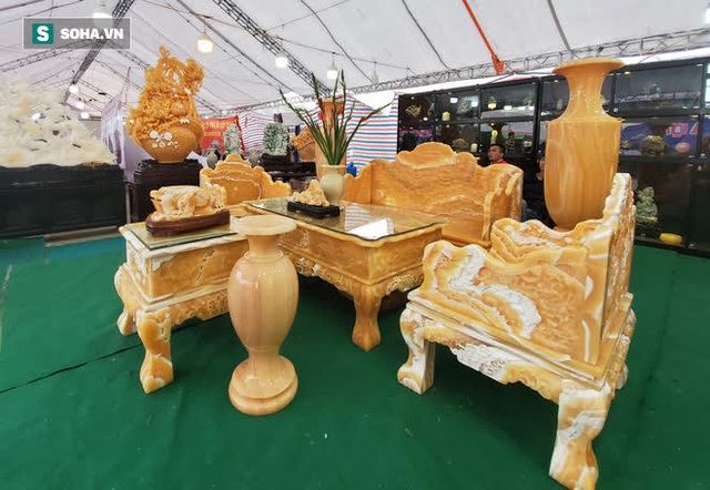  Choáng ngợp bộ bàn ghế ngọc Hoàng Long bán rẻ, giá gần tỷ đồng ở Hà Nội - Ảnh 6.