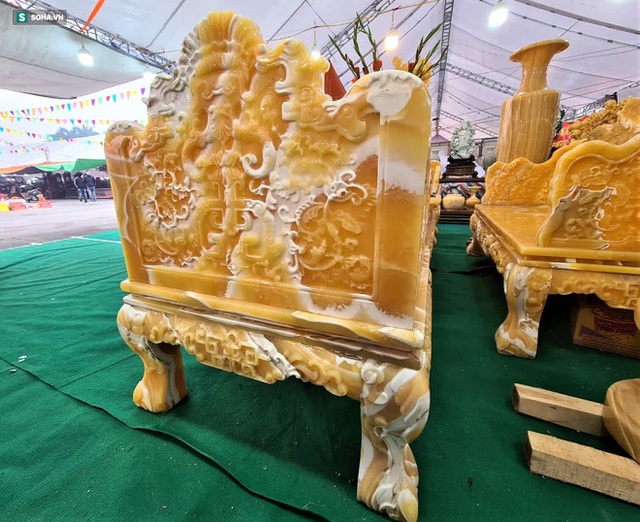  Choáng ngợp bộ bàn ghế ngọc Hoàng Long bán rẻ, giá gần tỷ đồng ở Hà Nội - Ảnh 7.