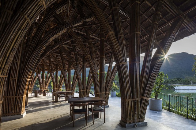 Kiến trúc choáng ngợp của nhà hàng tại rừng Cúc Phương: 100% bằng tre, mái vòm nguy nga như lâu đài - Ảnh 5.