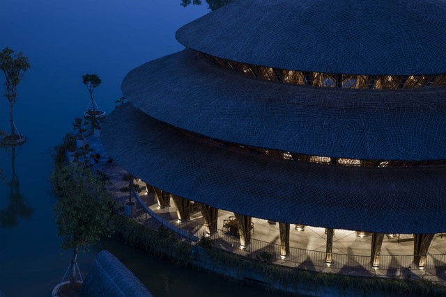 The overwhelming architecture of the restaurant in Cuc Phuong forest: 100% bamboo, majestic dome like a castle - Photo 8.